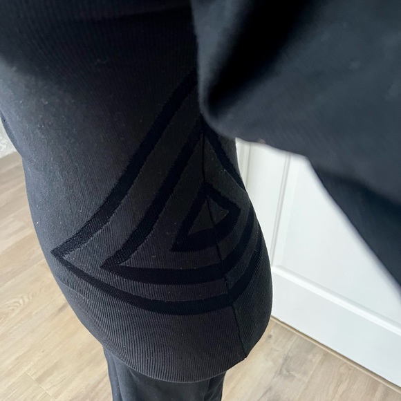 Black bodycon dress from Paris - Picture 3 of 3